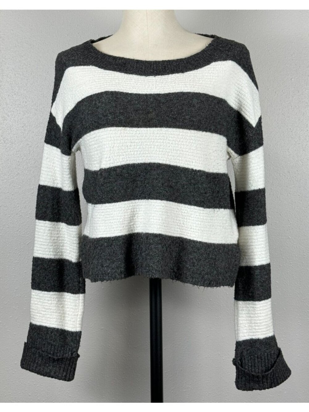 Kaisely Sweater Womens Medium Dark Gray and Cream Striped Long Sleeve Ribbed